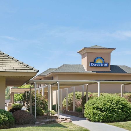 Days Inn By Wyndham Charlotte/Woodlawn Near Carowinds Exterior foto