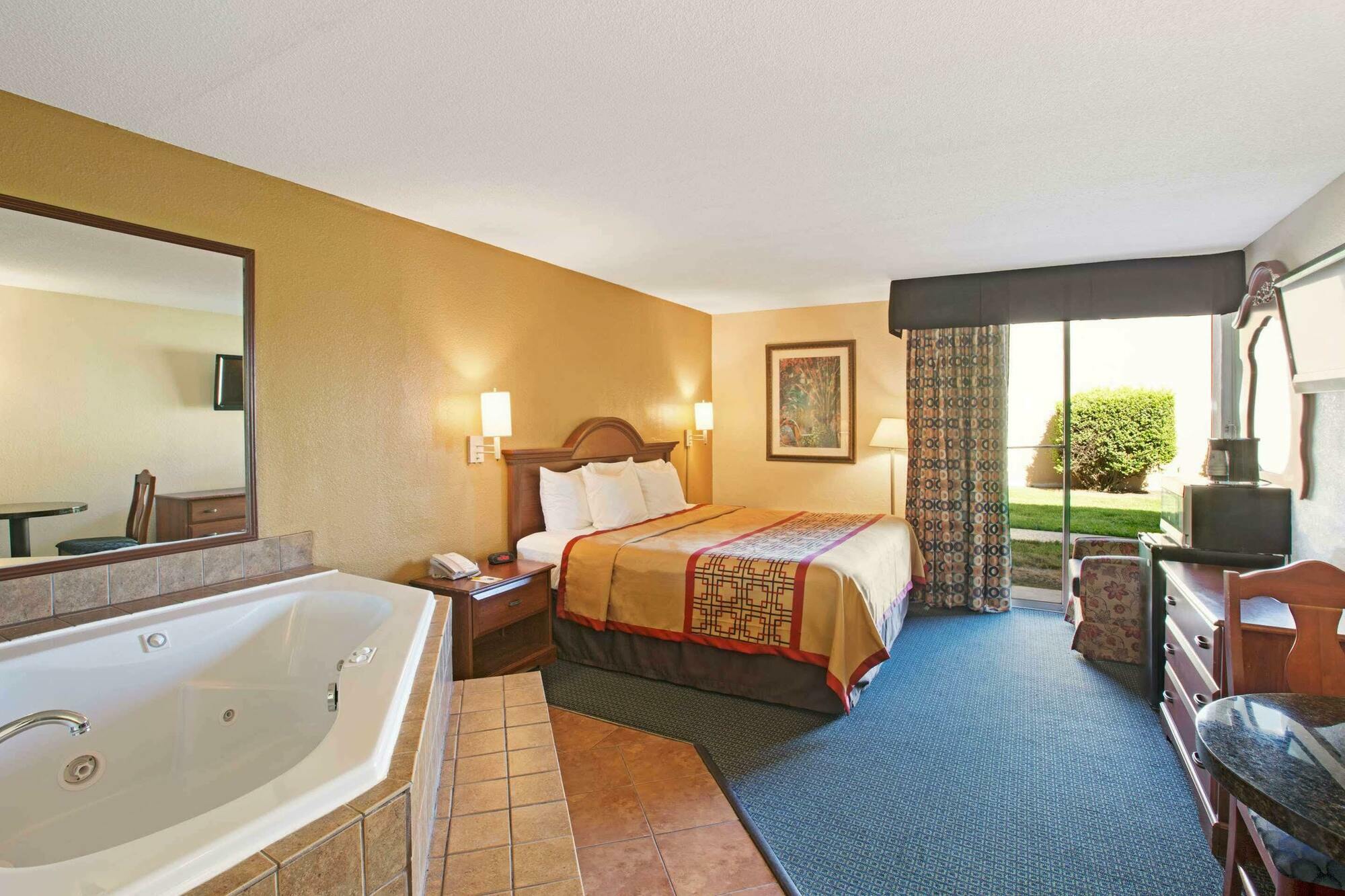 Days Inn By Wyndham Charlotte/Woodlawn Near Carowinds Exterior foto
